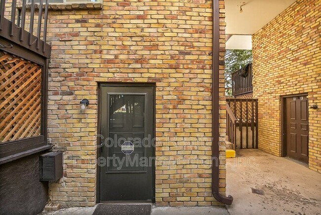 Foto del edificio - 1390 Everett Ct