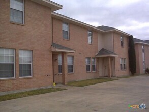 Building Photo - 5807 Redstone Dr