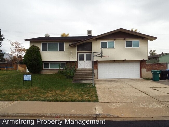 Building Photo - 262 1165 N