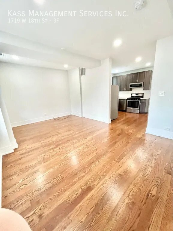 Foto del edificio - 1719 W 18th St