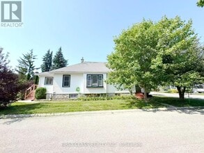 Building Photo - 9 Grantham Ave S