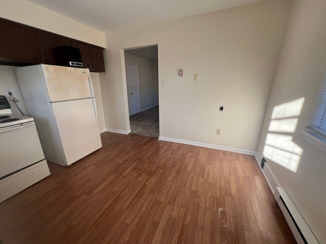 Building Photo - 8029 Redmon Rd