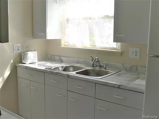 New countertops - 2523 W 13 Mile Rd