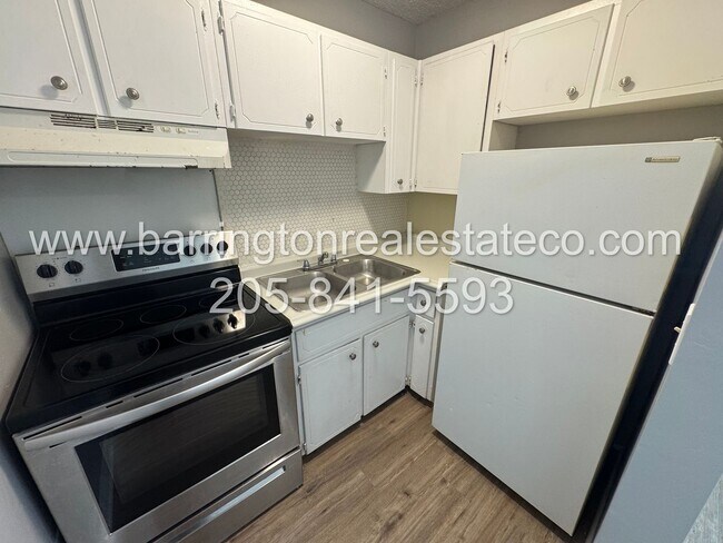 Building Photo - 908 4th Ave W