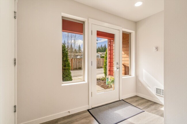 Building Photo - Luxury 7th Ave Townhome For Lease