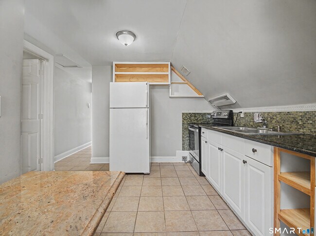 Building Photo - 1440 Wood Ave