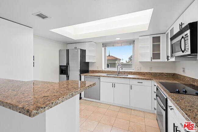 Foto del edificio - 13700 Marina Pointe Dr