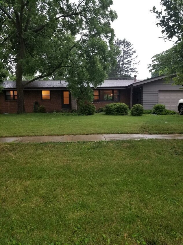 Foto principal - Beautiful Home Located in Historic Urbana