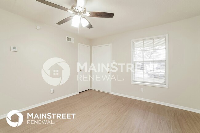 Building Photo - 3030 Normandy Dr