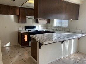 Building Photo - 3904 Monteview Dr