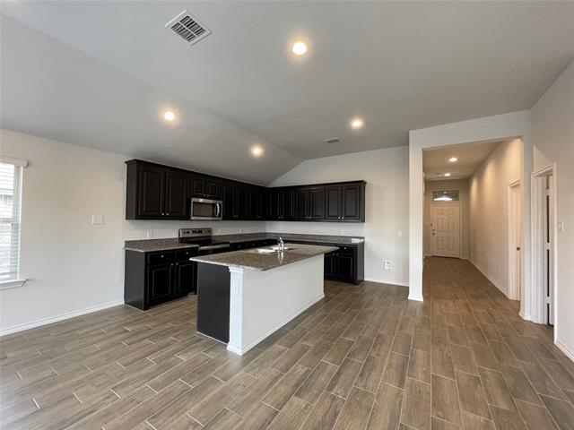 Foto del edificio - 5800 Utopia Dr