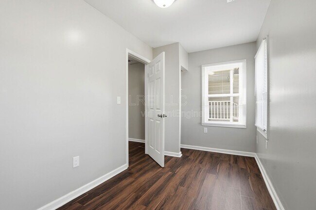 Foto del edificio - 2338 W Madison St