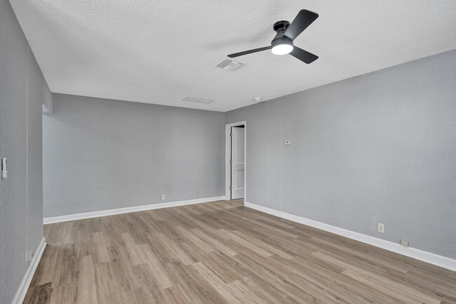 Building Photo - 220 Walton Blvd