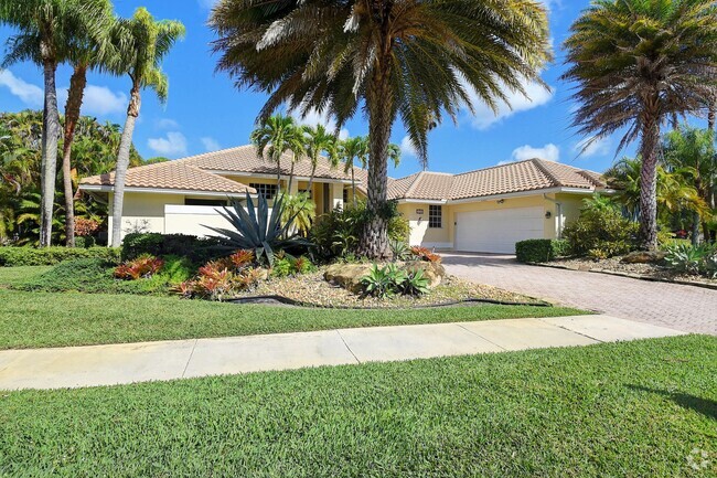 Building Photo - 8320 Desmond Dr