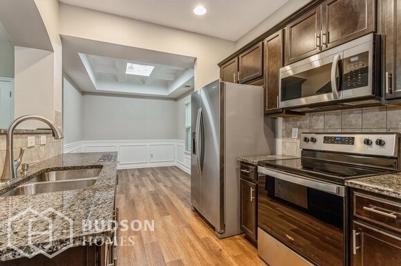 Foto del edificio - NOW AVAILABLE! - 711 Sweet Ashley Way, Log...