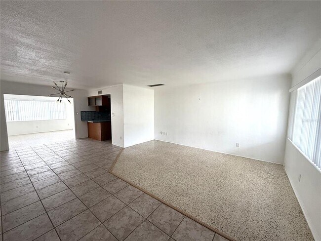 Foto del edificio - 2420 68th Ave S