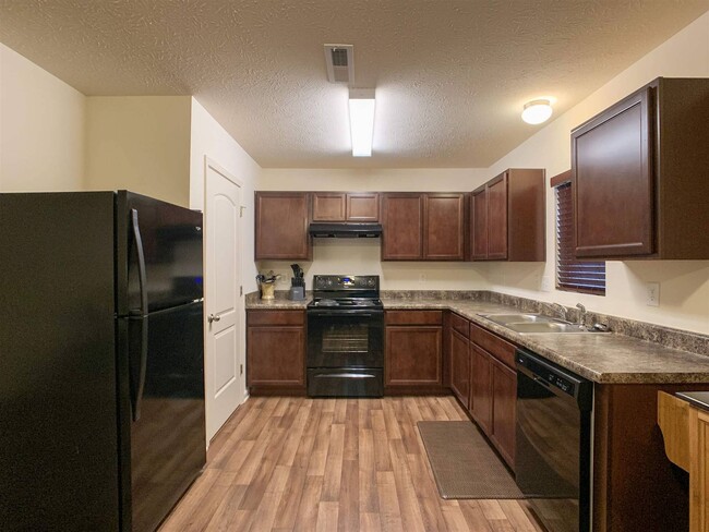 Building Photo - 391 Ariel Dr