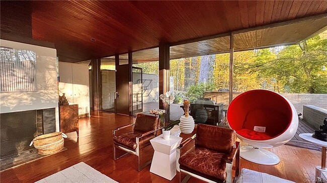 Foto del edificio - 90 Kirby Ln