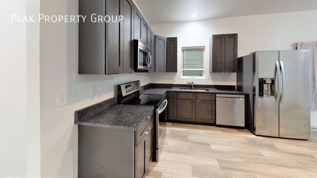 Building Photo - 417 E 18th Ave