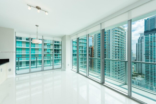 Foto del edificio - 79 SW 12th St