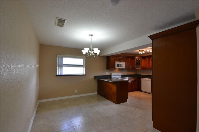 Foto del edificio - 10241 NW 35th St