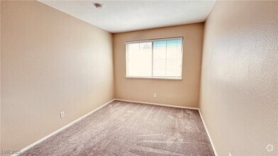 Building Photo - 722 Peregrine Falcon St