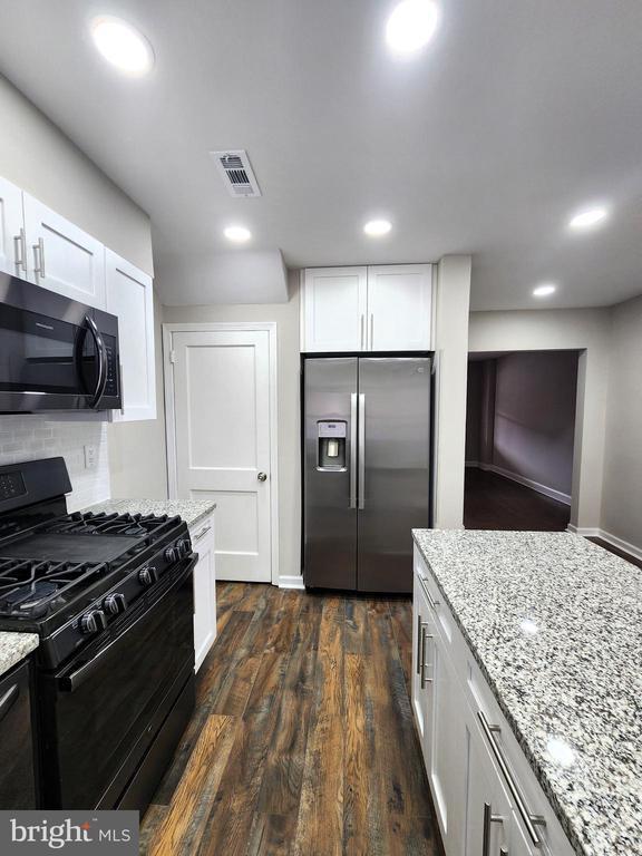 Foto del edificio - 349 Grovethorn Rd