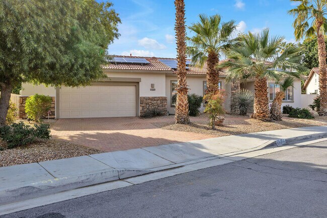 Foto del edificio - 74613 Waterlily Cir
