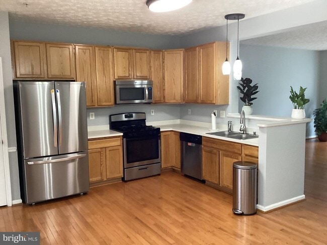 Building Photo - 4529 Golden Meadow Dr