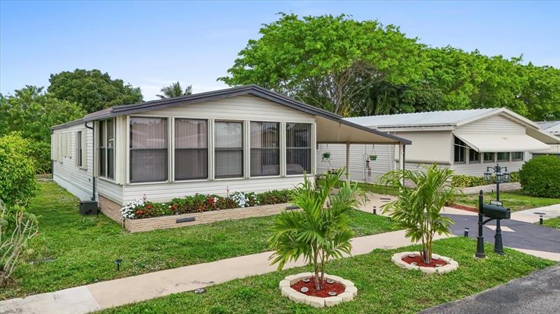 Foto principal - 5343 NW 4th Terrace
