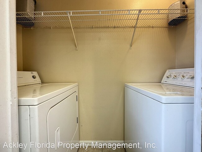 Building Photo - 2 br, 1 bath House - 606 Claude Homes Seni...
