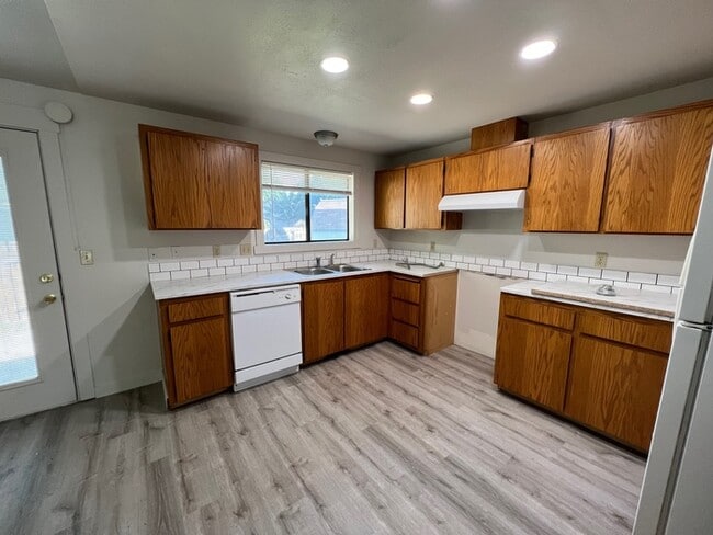 Building Photo - 3 Bed 2 Bath in Nampa!