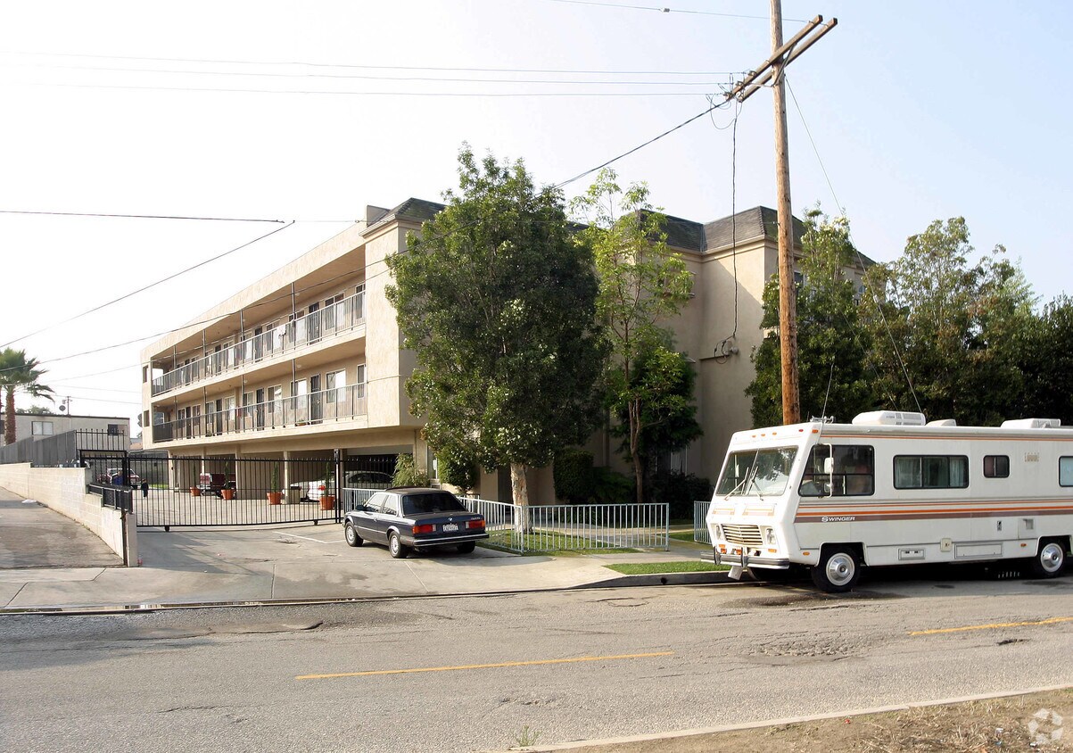 Primary Photo - 1440 Plaza Del Amo