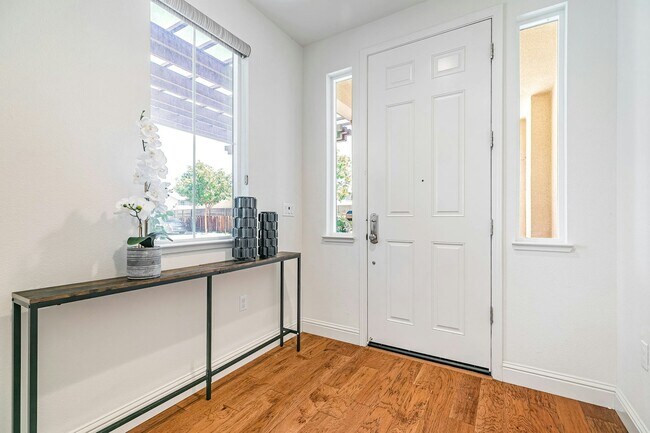 Foto del edificio - 4567 Huntington Ln