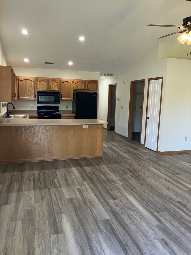 Building Photo - 1023 Laurel Tree Ct