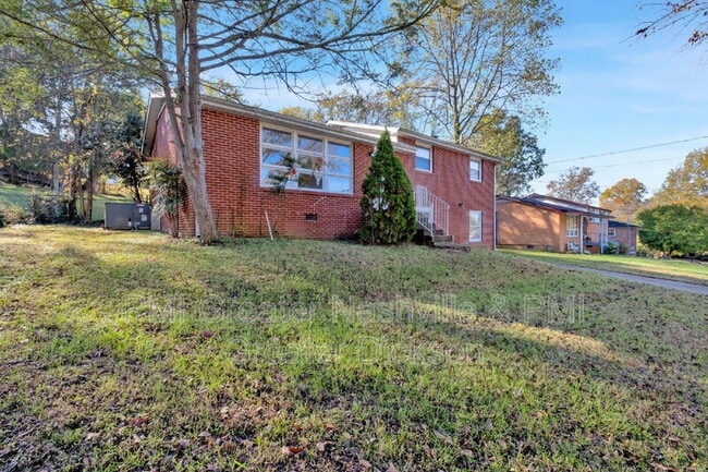 Building Photo - 385 Bonnavale Dr