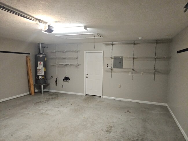 Building Photo - 5240 Avery Woods Ln