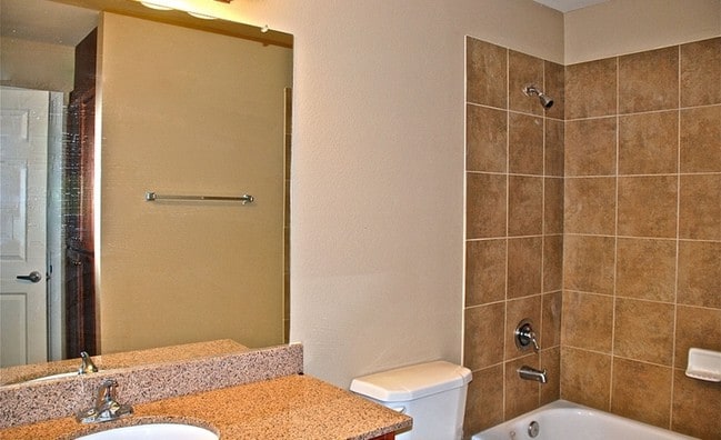 Interior Photo - Orange Navy