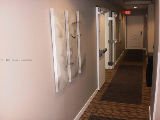 Foto del edificio - 7928 East Dr