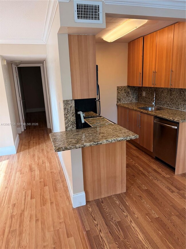 Foto del edificio - 1125 NE 16th Pl