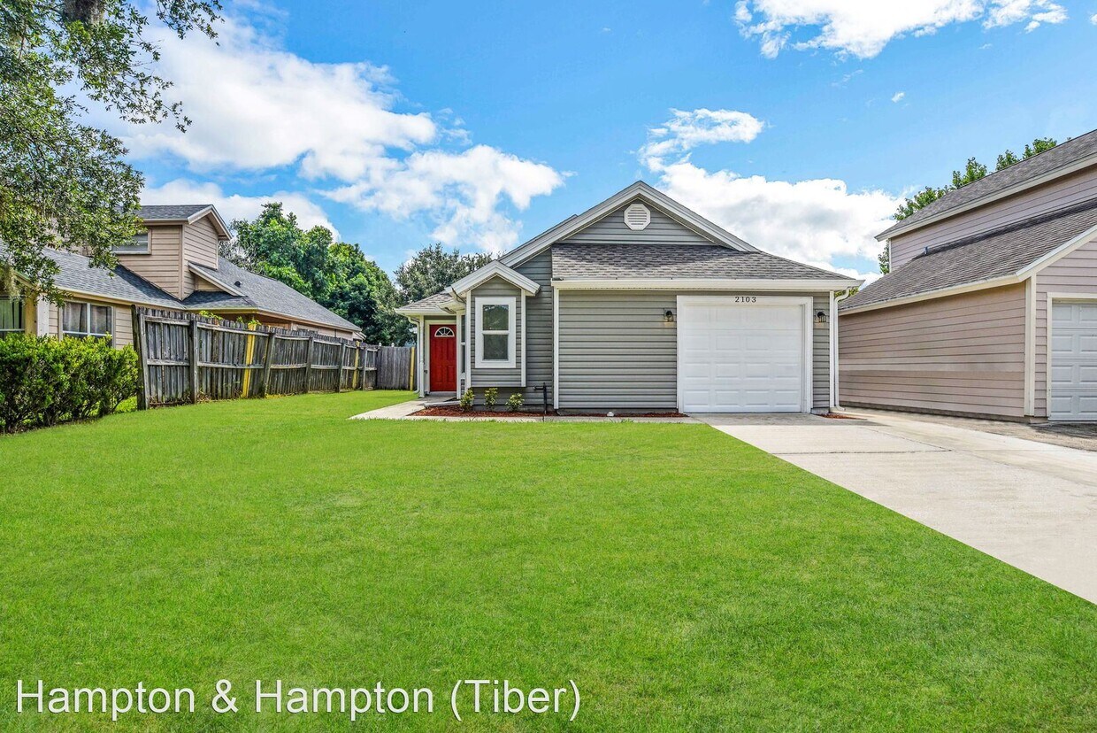 Foto principal - 3 br, 2 bath House - 2103 CHURCHILL DOWNS CIR