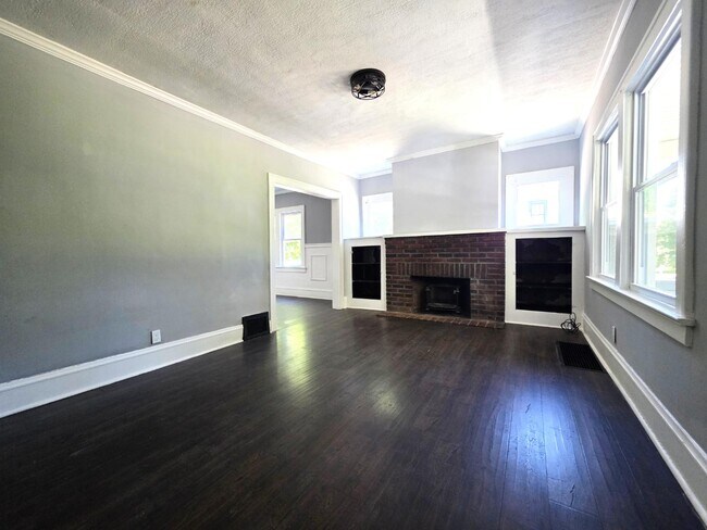 Building Photo - 408 Bacon Ave