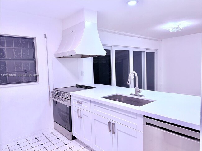 Foto del edificio - 7011 Crown Gate Ct