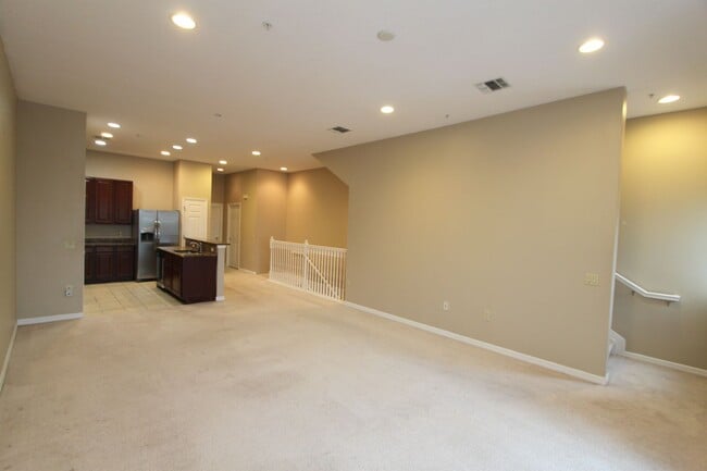Foto del edificio - Beautiful 3/2 Townhouse Available !!