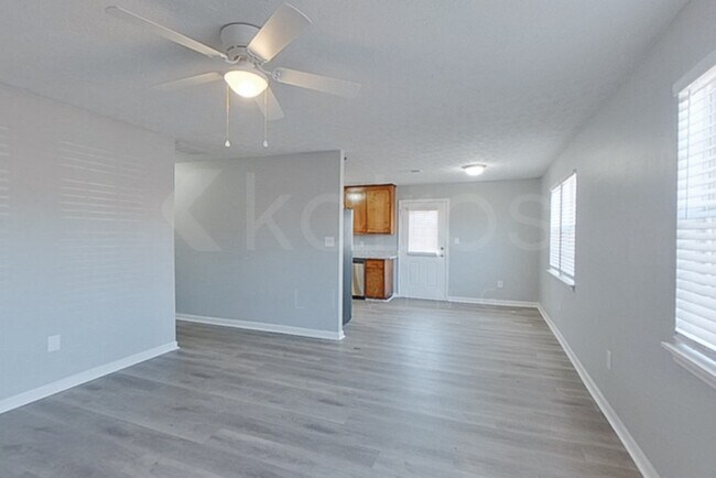 Building Photo - 250 Deer Pkwy