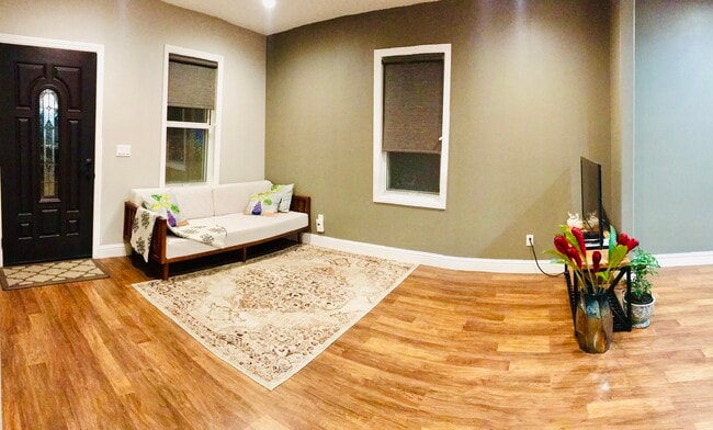 Building Photo - 685 Locust St