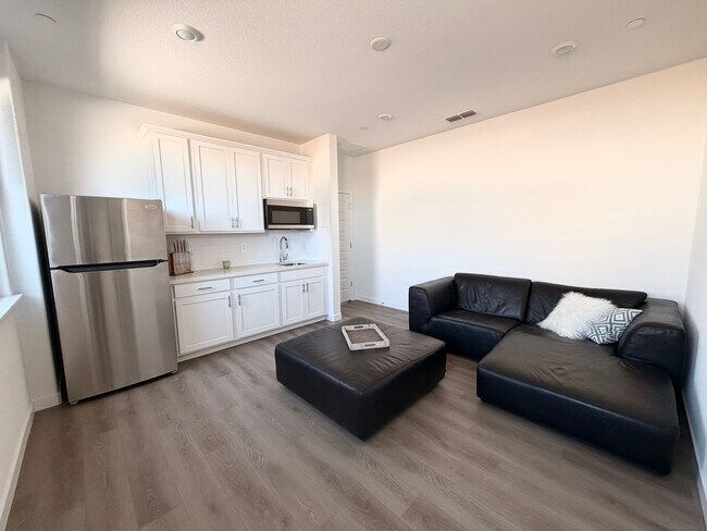 Building Photo - 5418 Grand Marina Way