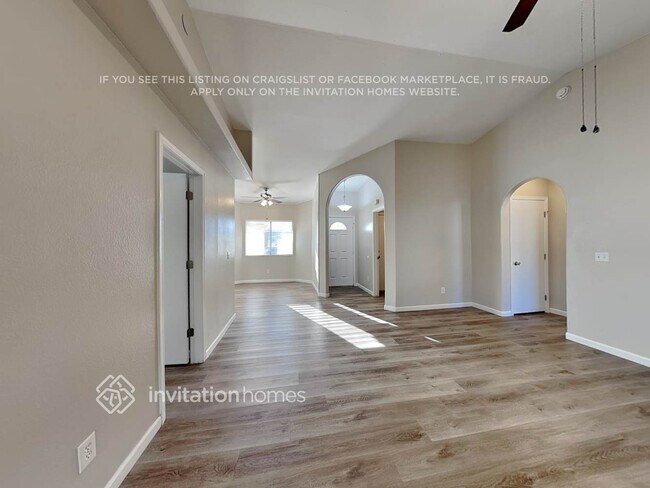 Foto del edificio - 10219 N 89th Ave