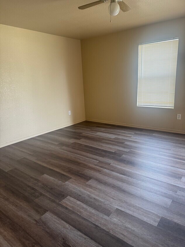 Foto del edificio - 304 S Magnolia St