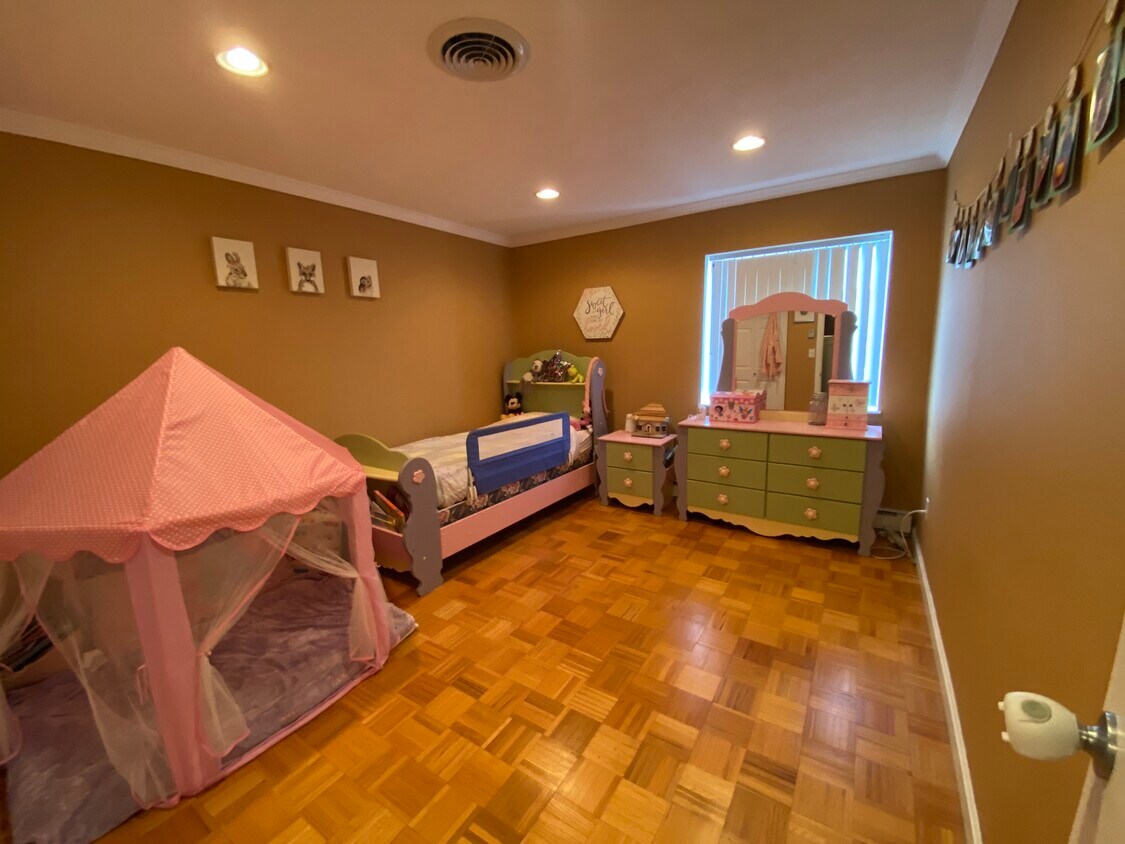 1204 Greendale Ave Unit 127, Needham, MA 02492 Condo for Rent in